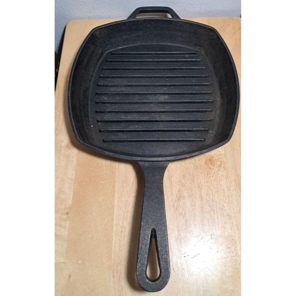 Smith & Clark Ironworks 10.1/2" X 10.1/2" X 2" Grill Skillet